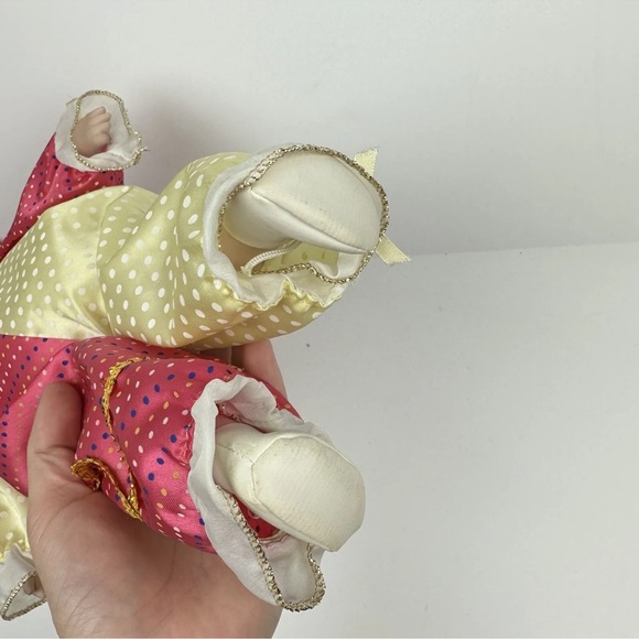 Art Mark 18” Jester Doll Clown Girl Painted Porcelain Face Legs Arms Cloth Body - Picture 14 of 14